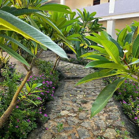 Santa Maria, Trivandrum - An Airport Boutique By The Sea Bed & Breakfast Thiruvananthapuram ภายนอก รูปภาพ
